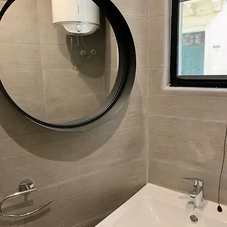 Studio Flat In Sliema Best Location By Homely!