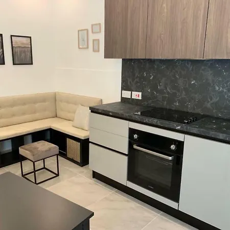 Studio Flat In Sliema Best Location By Homely! Sliema